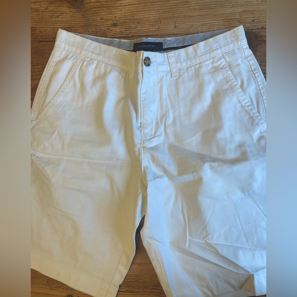 Tommy Hilfiger withe short